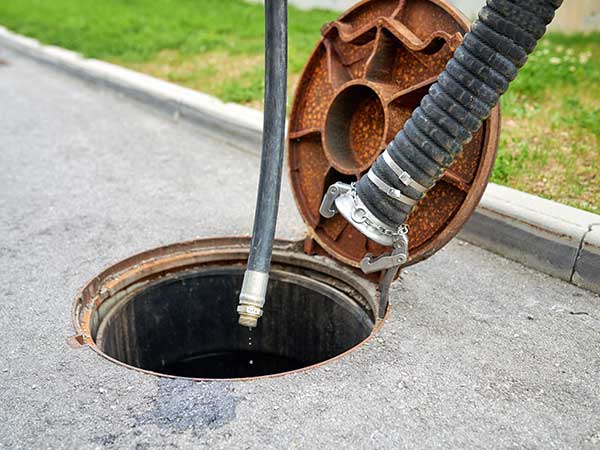 pulizia-vasche-di-decantazione-con-canal-jet-milano